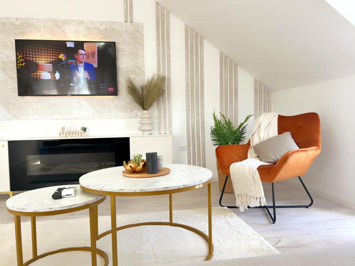 Studio Poienii - A Cozy Stay 5 Min Away From The Center Бистриця Екстер'єр фото